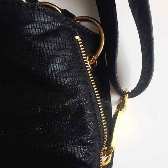 AX Armani Exchange | Expandable Shoulder and Crossbody Hobo Bag - Picture 14 of 16